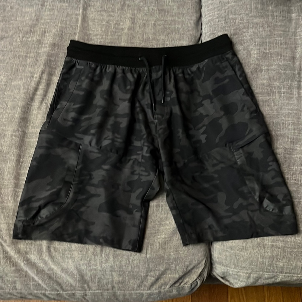 Under Armour camo shorts